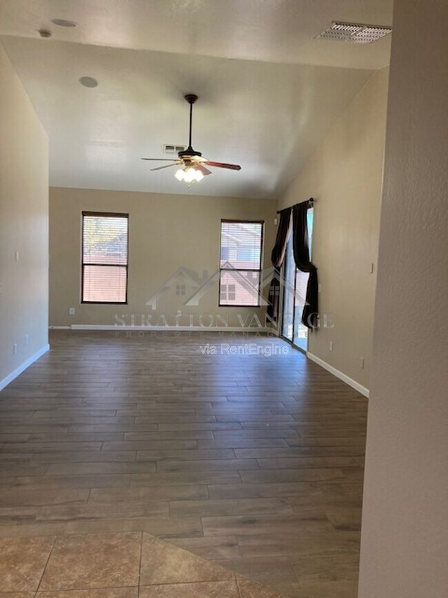 Building Photo - 4445 E Amarillo Dr