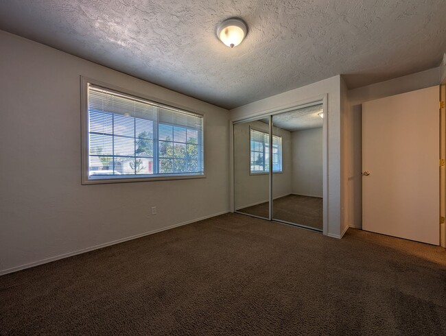 Building Photo - Wonderful 3-Bedroom, 2-Bath Home in Great ...