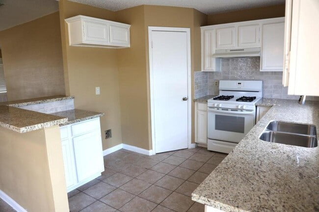 Building Photo - 1503 Park Wind Dr