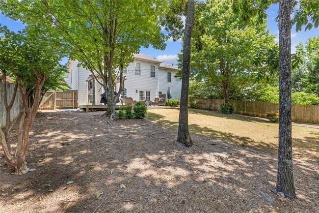 Building Photo - 881 Soaring Dr NE