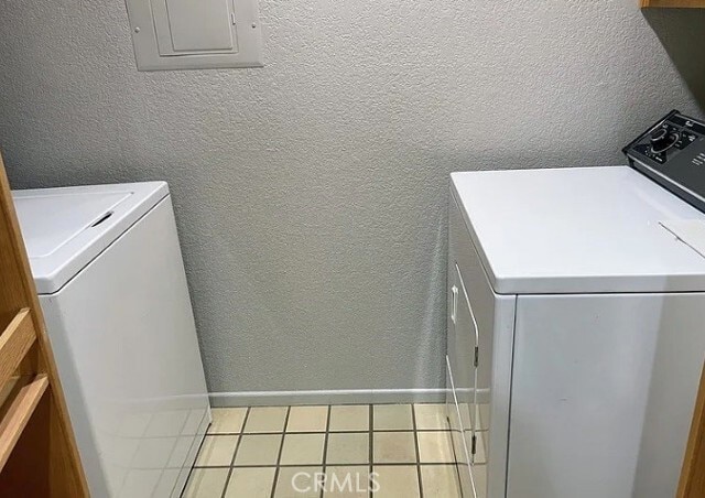 Building Photo - 2247 Martinique Ln