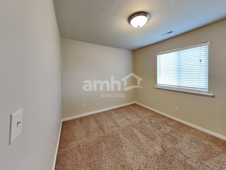 Building Photo - 3501 Bay Ct