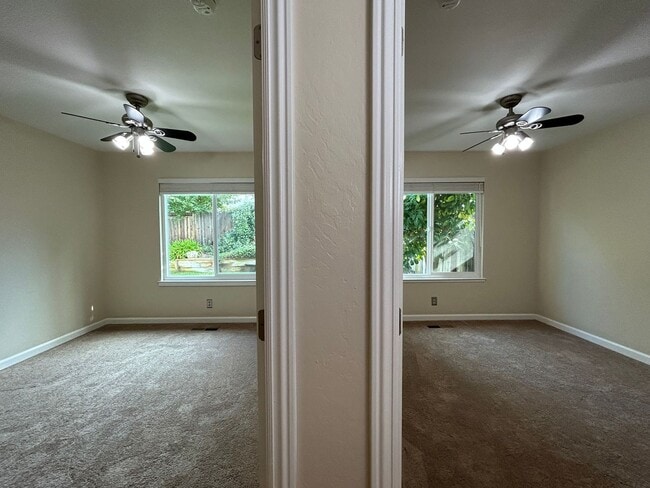 Building Photo - Sought after Concord Crossings Community 4...