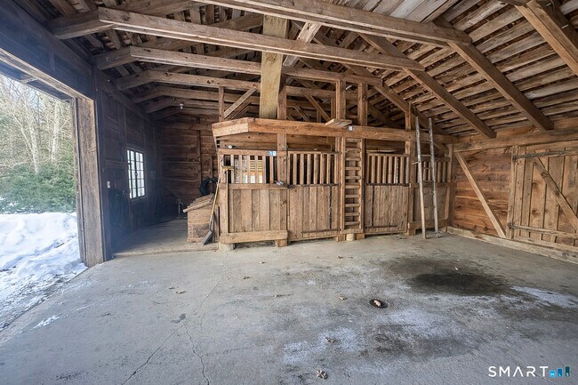 Building Photo - 45 Hoppen Rd