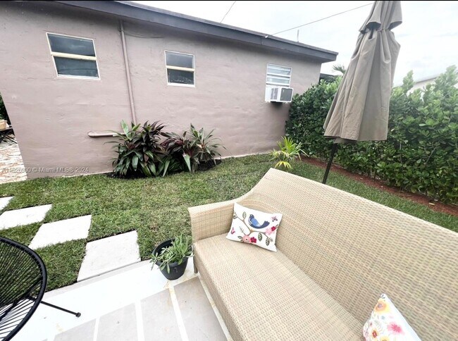 Building Photo - 11241 SW 7th Terrace