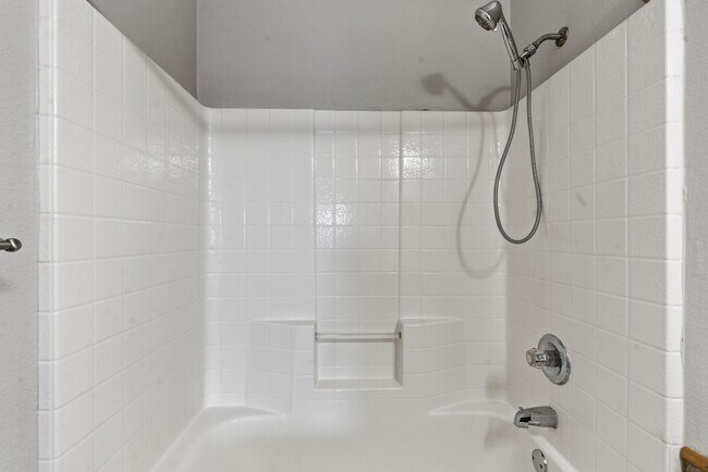 Building Photo - 12404 Pinestraw Rd