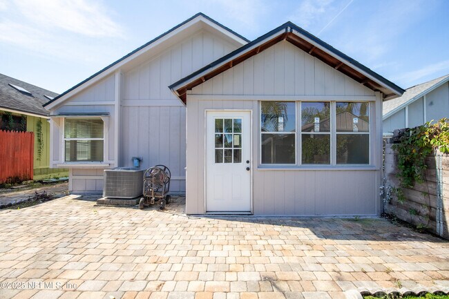 Building Photo - 8795 Ivey Rd