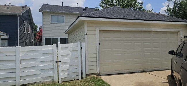 Building Photo - 20922 Young Meadows Way