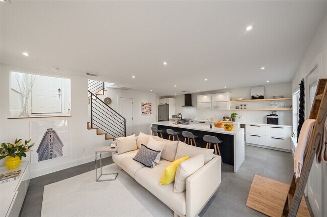 Primary Photo - 258 Sentry Maple Pl