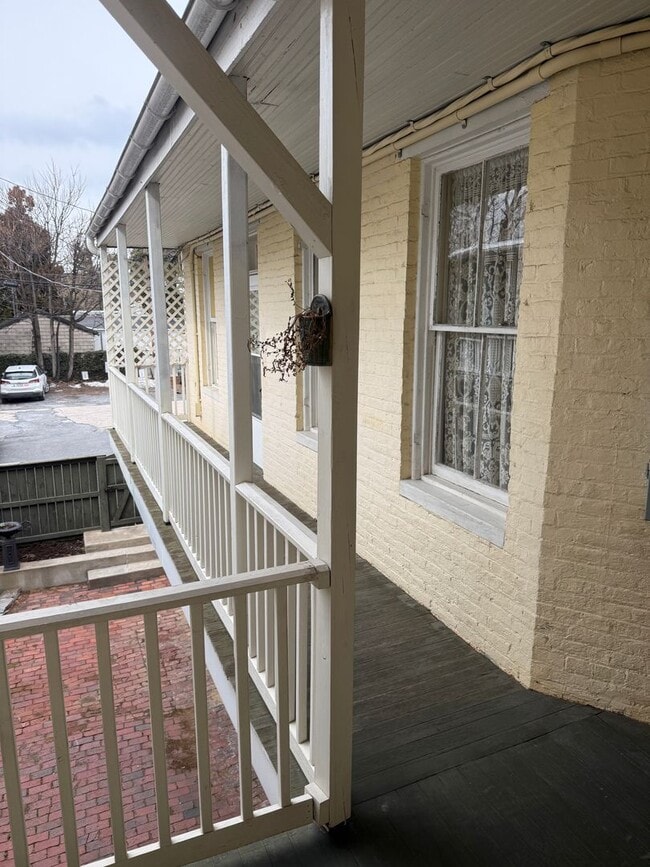 Building Photo - Charming Unit in the Heart of Downtown Frederick