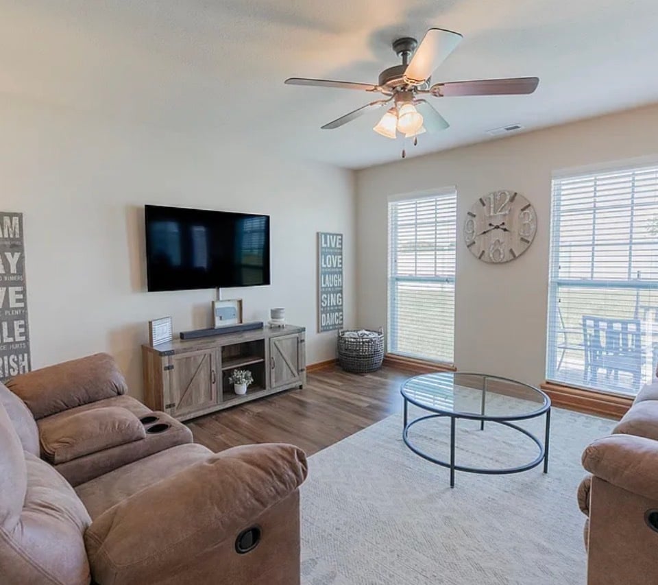 Building Photo - 8767 Ridge Hollow Dr