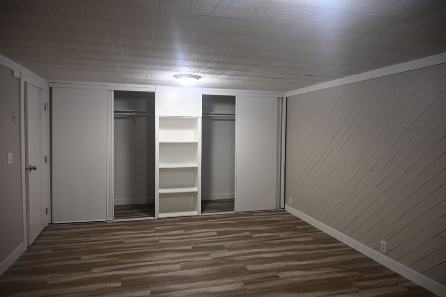 Building Photo - 3474 W San Carlos Dr