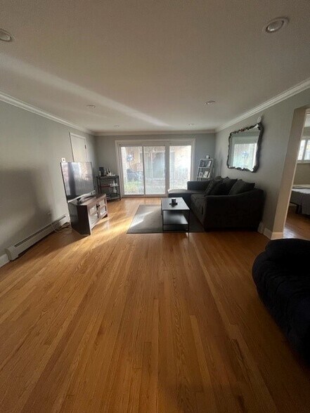 Primary Photo - 6867 N Overhill Ave