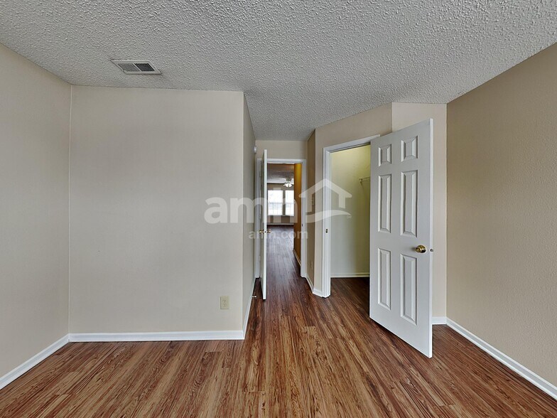 Building Photo - 12440 Rose Haven Dr