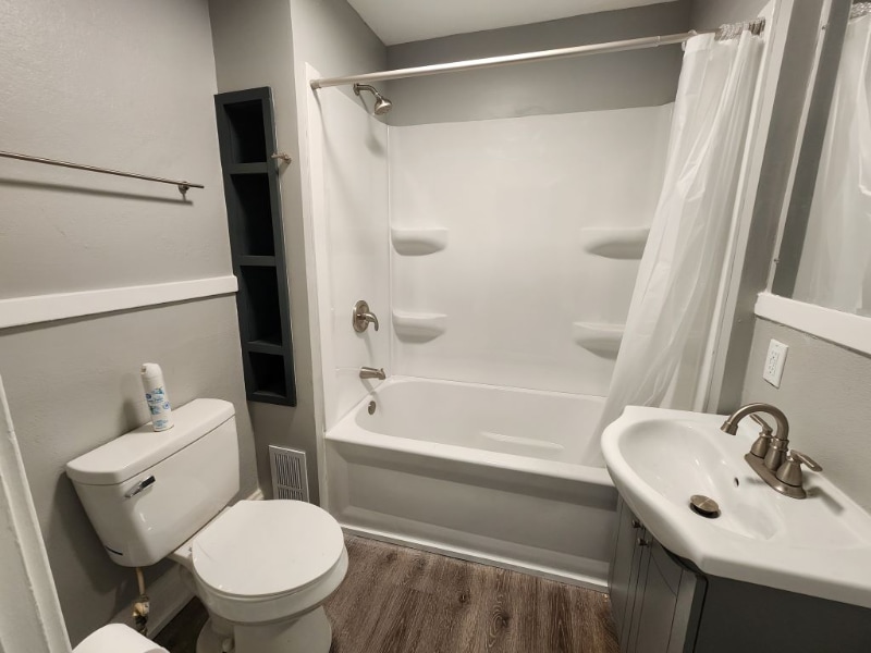 Building Photo - 432 48th St