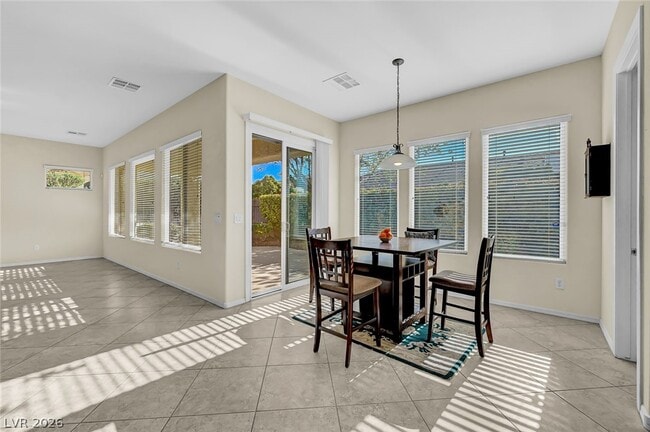 Building Photo - 2357 Wisconsin Dells Dr