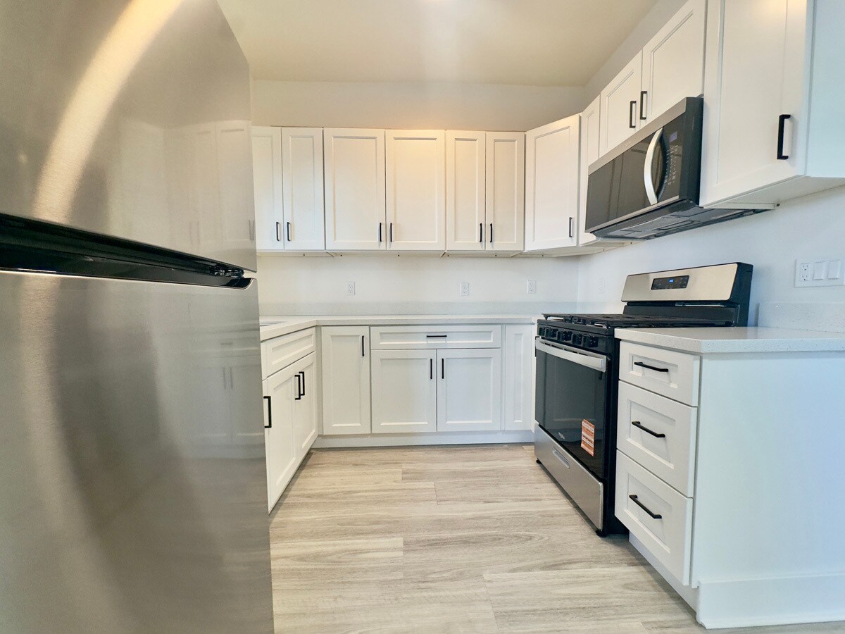 Building Photo - 3218 West St