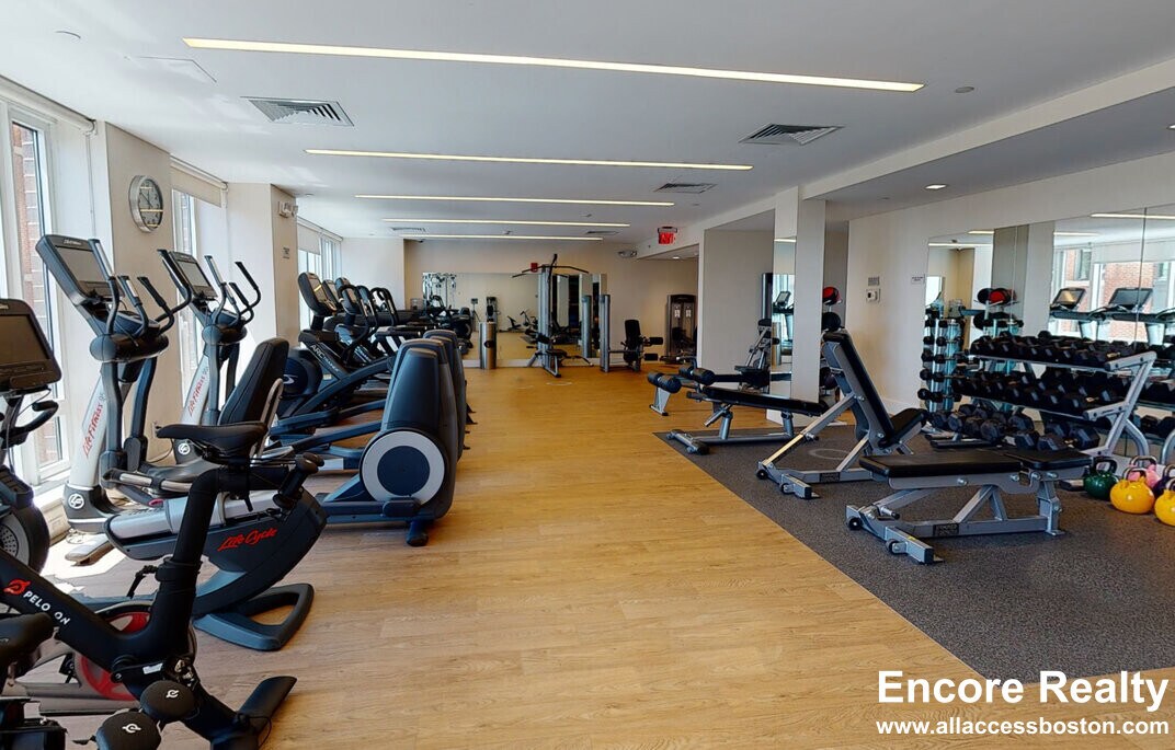 Building Photo - 135 Clarendon St