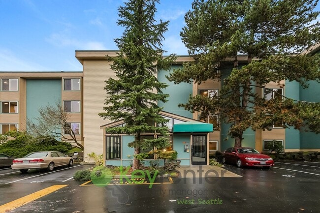 Building Photo - Stylish 2-Bed Condo with Pool & Clubhouse Access