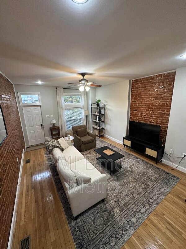 Building Photo - 37 S Ellwood Ave