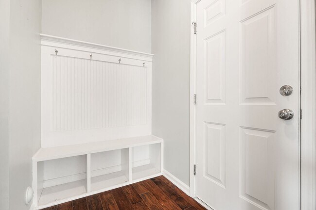 Building Photo - Gorgeous Single Family home in East Durham: Available Now