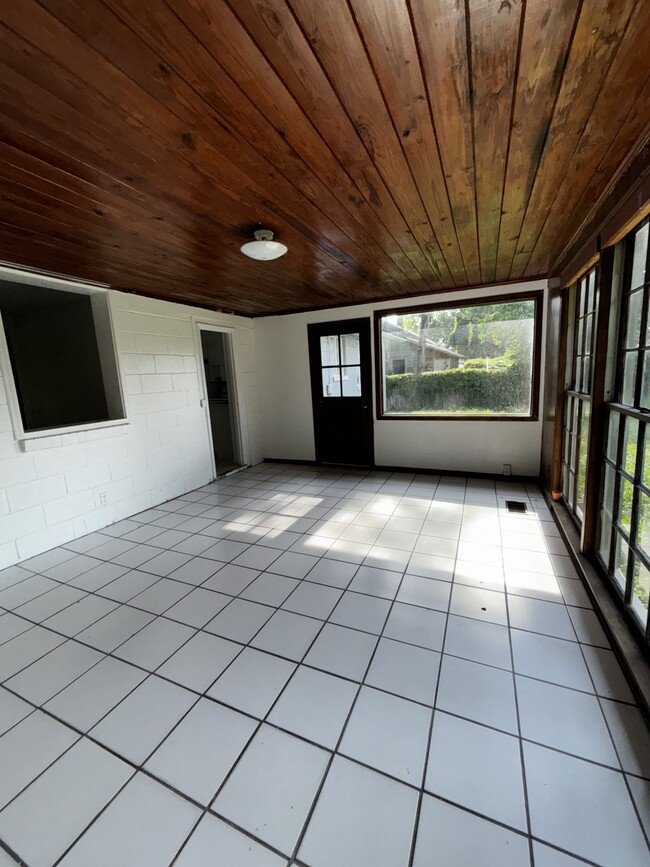 Building Photo - 5720 Cedar Park Ln