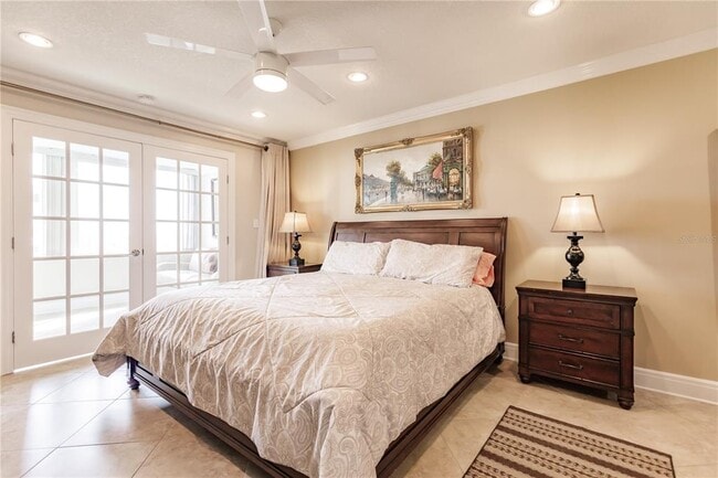 Building Photo - 1055 W Peppertree Dr