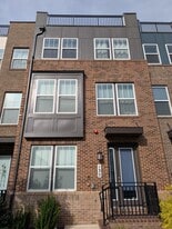 Building Photo - 135 Dickenson Dr