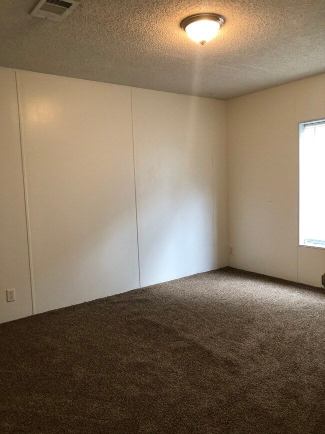 Building Photo - 6213 FL-47