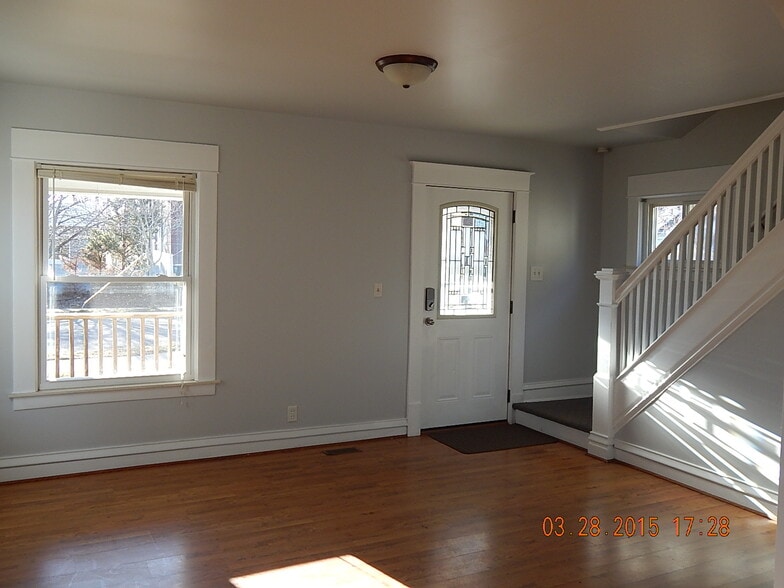 Building Photo - 108 N Magnolia Ave