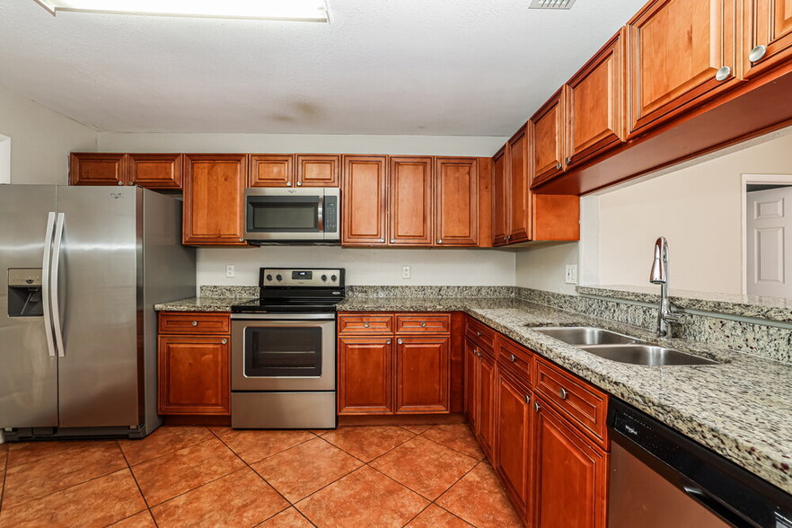 Building Photo - 9702 Nevada Pl