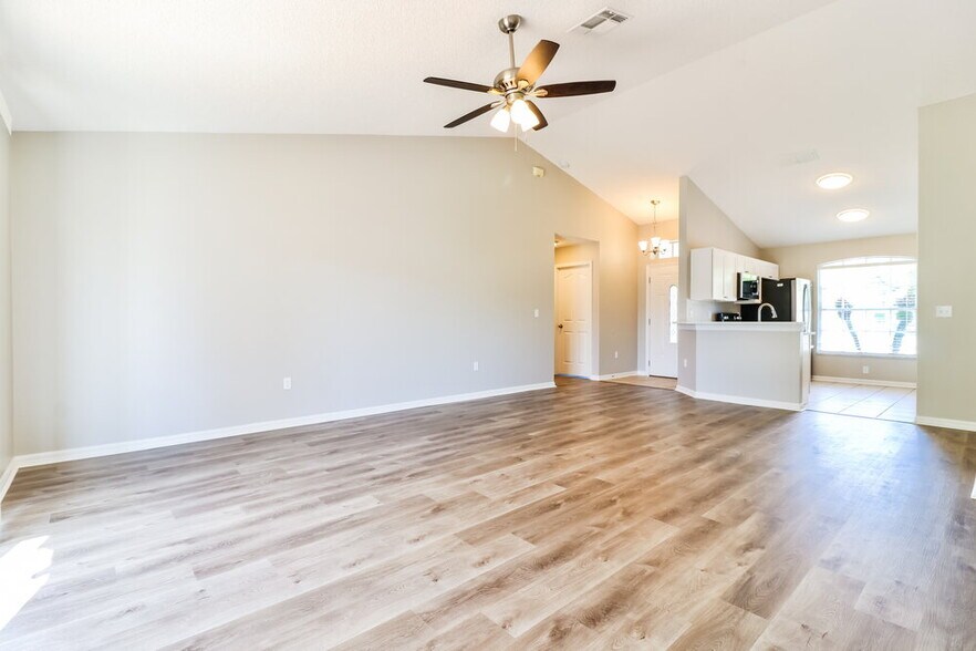 Building Photo - 5601 Brookdale Way