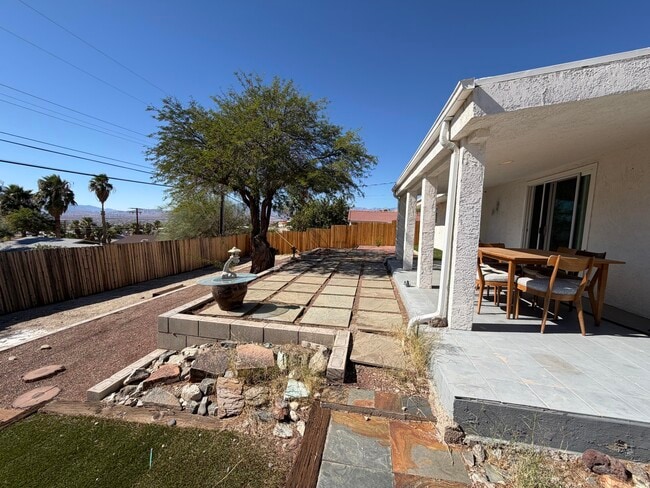 Building Photo - 12811 Catalpa Ave