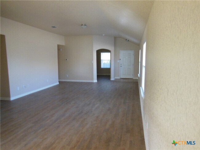 Building Photo - 455 Roadrunner Ave