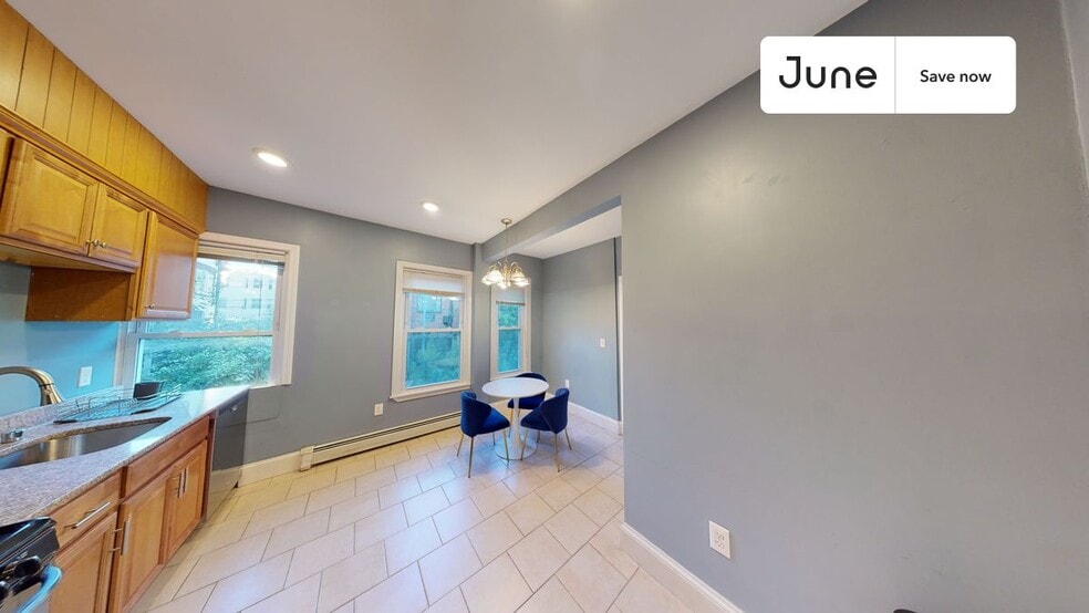 Building Photo - 21 Rossmore St