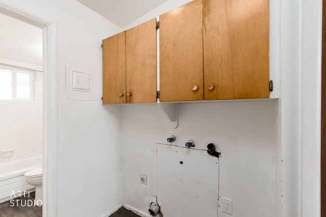 Building Photo - 2 Bedroom, 1 Bathroom South Jordan Duplex
