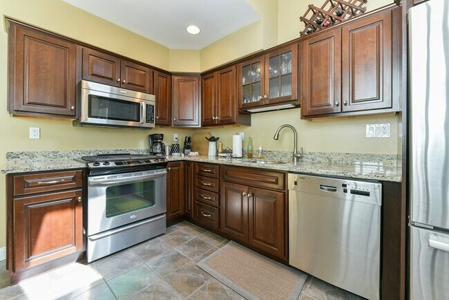 Building Photo - 161 Bunker Hill St