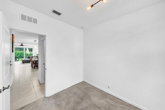 Building Photo - 235 SE Woodbark St