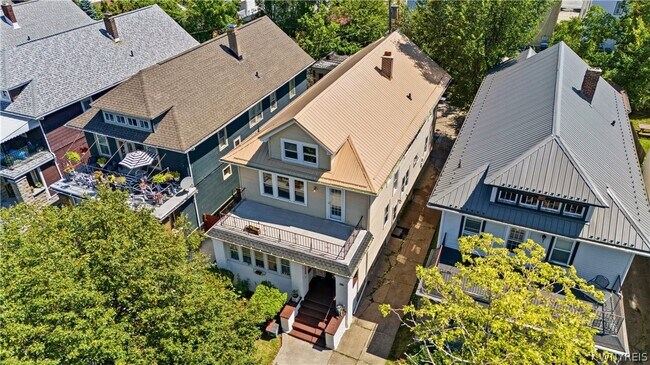 Building Photo - 41 Crestwood Ave
