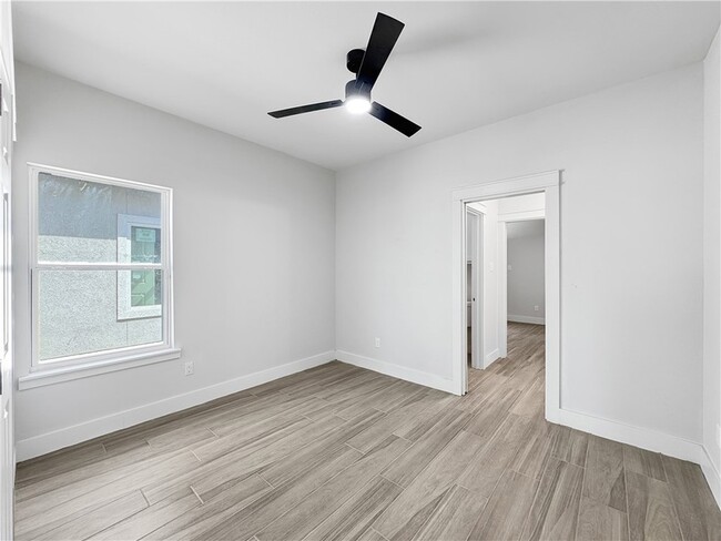 Building Photo - 6222 Sadie St