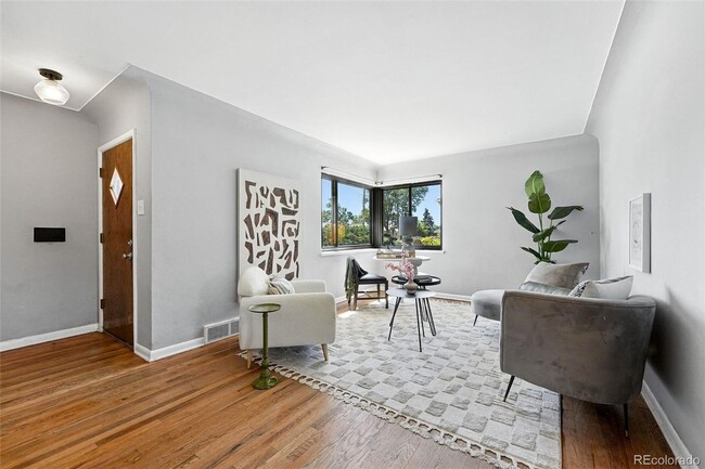 Building Photo - 3 Bed, 2 Bath Home in Denver