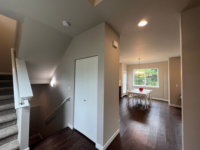 Building Photo - 514 Fielding Ct