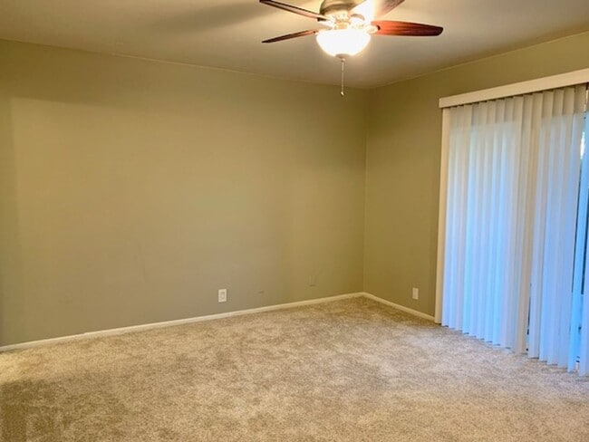 Building Photo - Camarillo | 3 Bed + 2 Bath Home | Jay Ct.