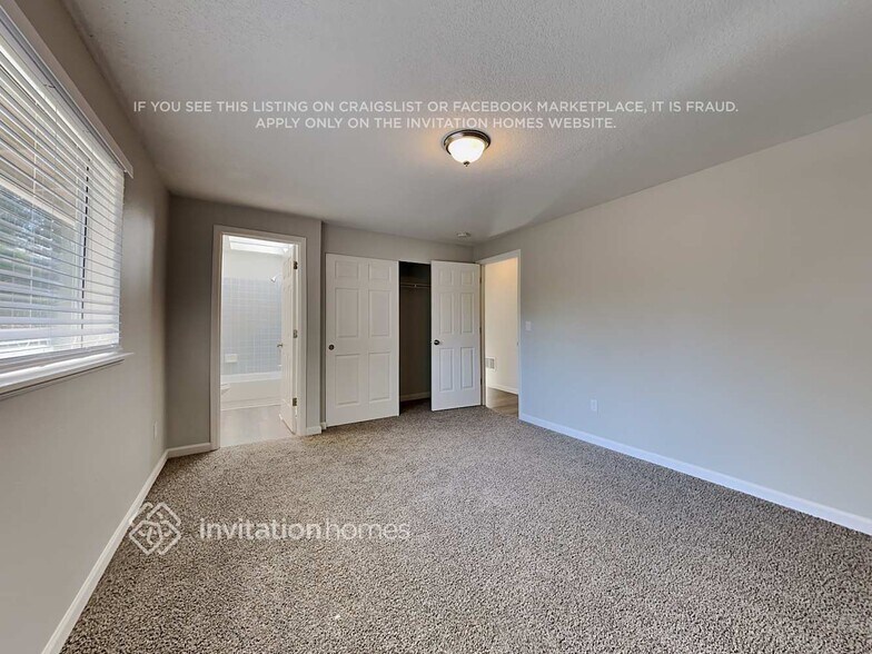 Building Photo - 3227 31st St Pl SE