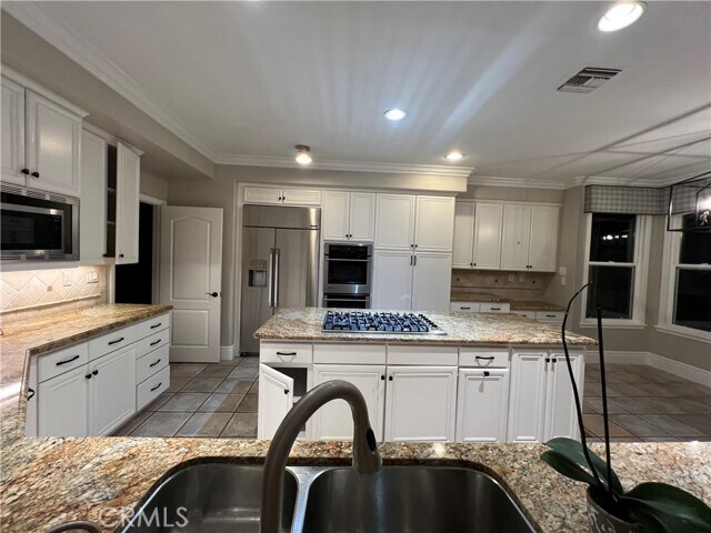 Building Photo - 18 Castle Pines