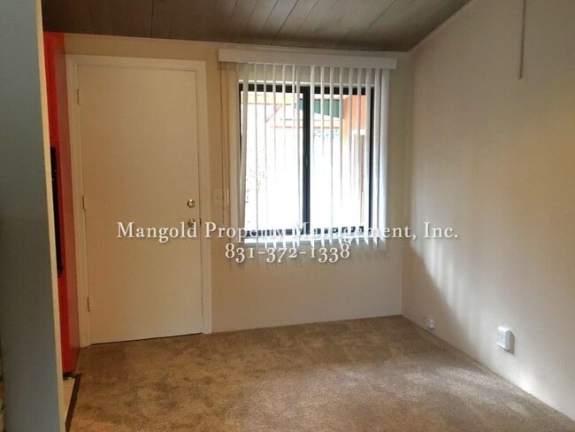 Building Photo - Charming 3-Bed, 1.5-Bath Home with Back Ya...