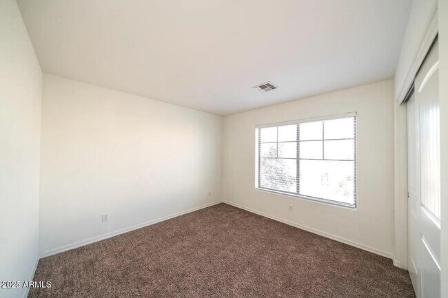 Building Photo - 1423 S Newberry Ln