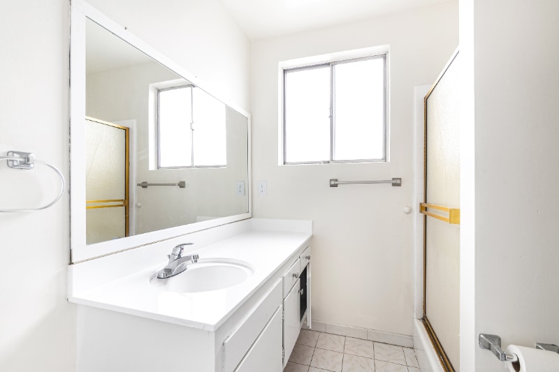 Building Photo - 410 W Regent St