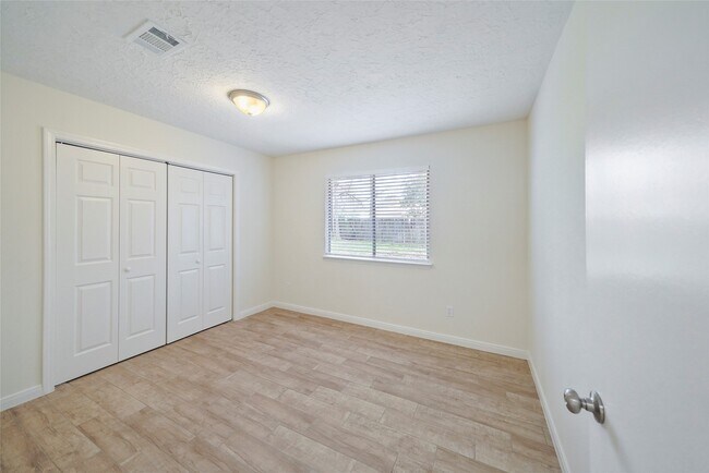 Building Photo - 22810 Dairy Gate Dr