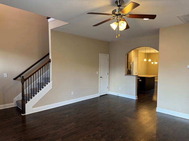 Building Photo - 3 BR Bellevue Townhome in Harpeth Park